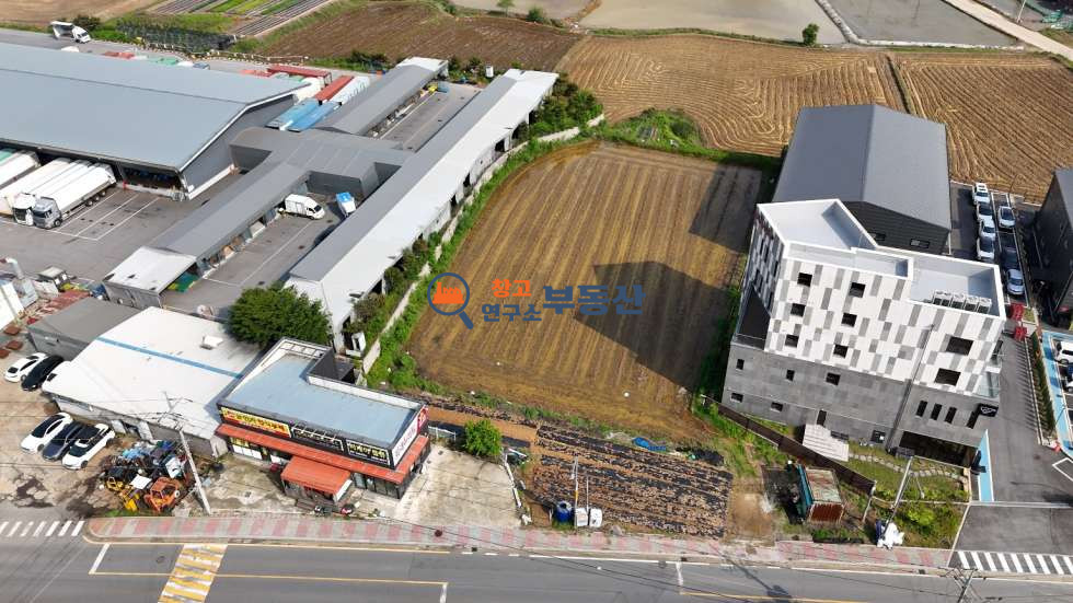 경기 파주시 조리읍 능안리 #1000평 #2차선도로변 #반듯한필지 #계획관리지역 #까페,공업사,사옥,요양원,물류창고 추천 #파주토지매매 매매 매물번호 15678 사진 2