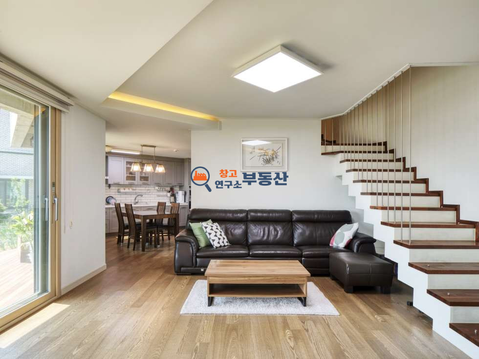 경기 고양일산동구 문봉동 #대지270평#연면적46평#2층전원주택#조경예쁜마당#버스정류장 도보7분#건축상수상 매매 매물번호 14768 사진 8
