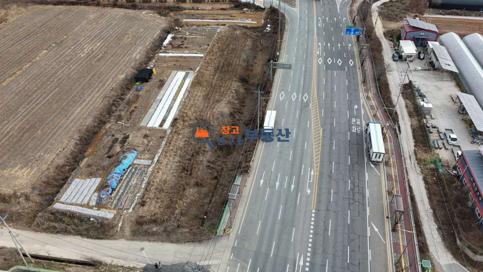 경기 파주시 월롱면 위전리 #대지700평#2부지#건물2동#넓은마당#월롱역 사거리 코너 초역세권#건축허가득 매매 매물번호 15006 사진 3