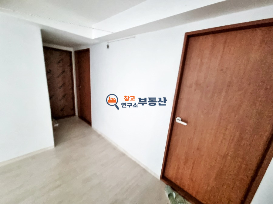 경기 파주시 조리읍 오산리 #대지914평 #연327평 #건물5동 #2종제조 #단독마당 #복층기숙사 #전기승압 #40FT트레일러 매매 매물번호 15124 사진 10