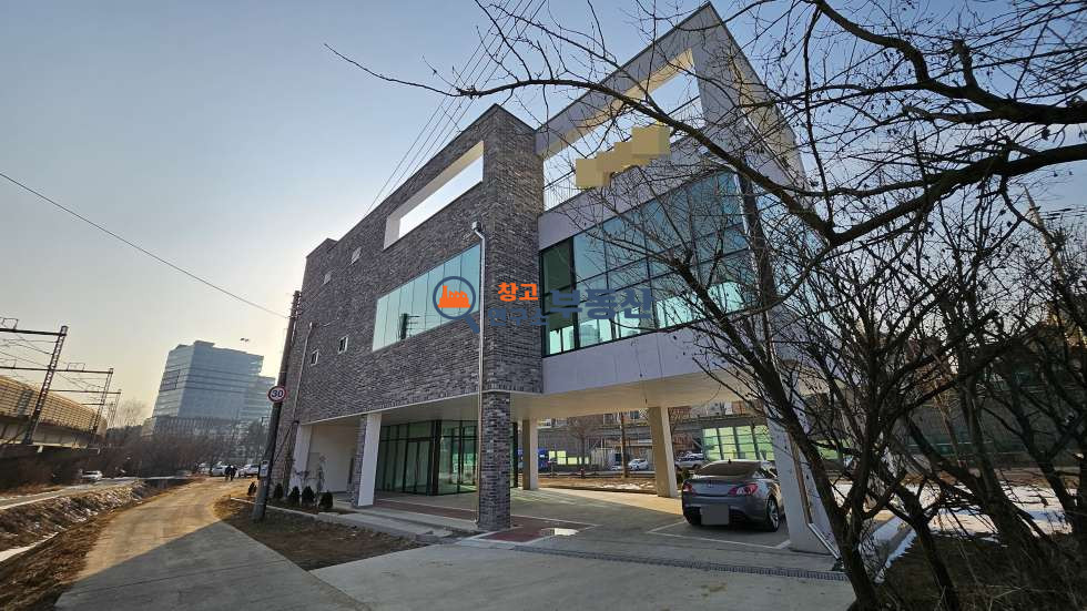 경기 고양덕양구 성사동 #연면적120평#원당6차선대로변#신축#건물통임대#원당역 도보 6분#엘리베이터 월세 매물번호 15137 사진 2