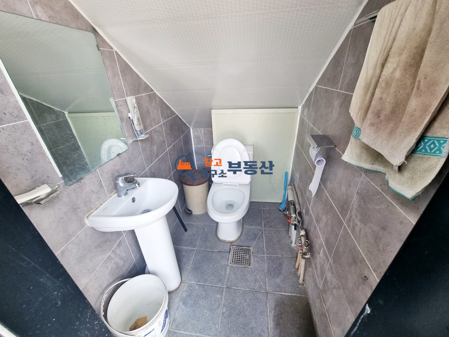 경기 고양일산동구 문봉동 #75평 #59+16평 #단독마당 #내부사무실 #도로인접 #자동차관련시설 #도장판금 #광고효과 월세 매물번호 15756 사진 3