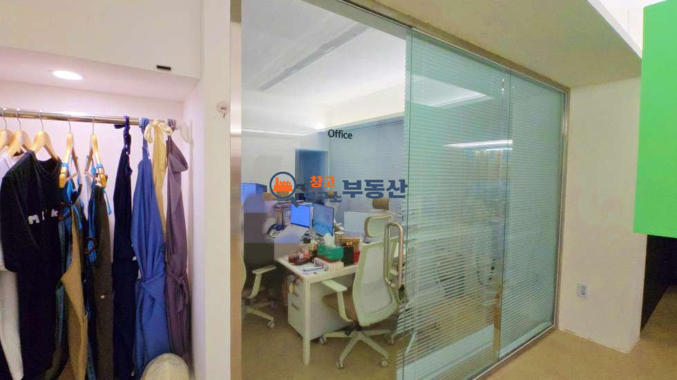 경기 고양일산동구 정발산동 #77평 #근생시설 #도심접#자유로인접 #커피공장 #내부화장실 #전기10kw#즉시입주 #시설비협의 #식품공장 월세 매물번호 15717 사진 5
