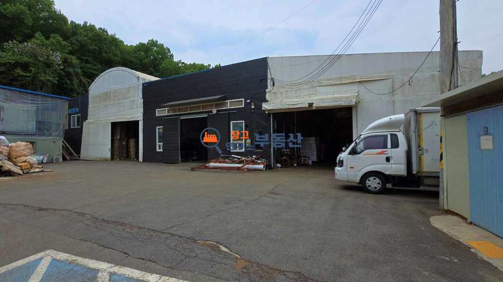 경기 파주시 산남동 #공장매매 #대2264평 #사옥 및 스튜디오 추천 #한강 조망 #자유로 5분 #천막 시설 #평당300 매매 매물번호 15705 사진 1
