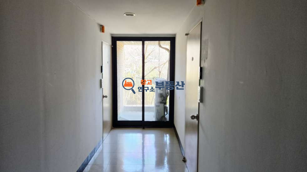경기 파주시 문발동 #17평 #투룸오피스텔 #즉시입주 #대중교통 #사무실및작업실 #공장 #출판 #산뷰 월세 매물번호 15242 사진 7