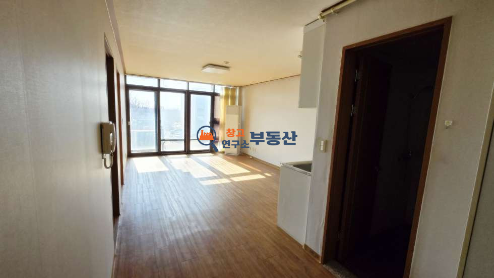 경기 파주시 문발동 #22평 #쓰리룸오피스텔 #즉시입주 #대중교통 #사무실및작업실 #공장 #출판 #채광굿 월세 매물번호 15241 사진 1