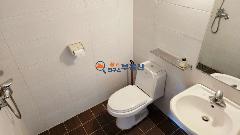 경기 파주시 문발동 #22평 #쓰리룸오피스텔 #즉시입주 #대중교통 #사무실및작업실 #공장 #출판 #채광굿 월세 매물번호 15241 사진 5