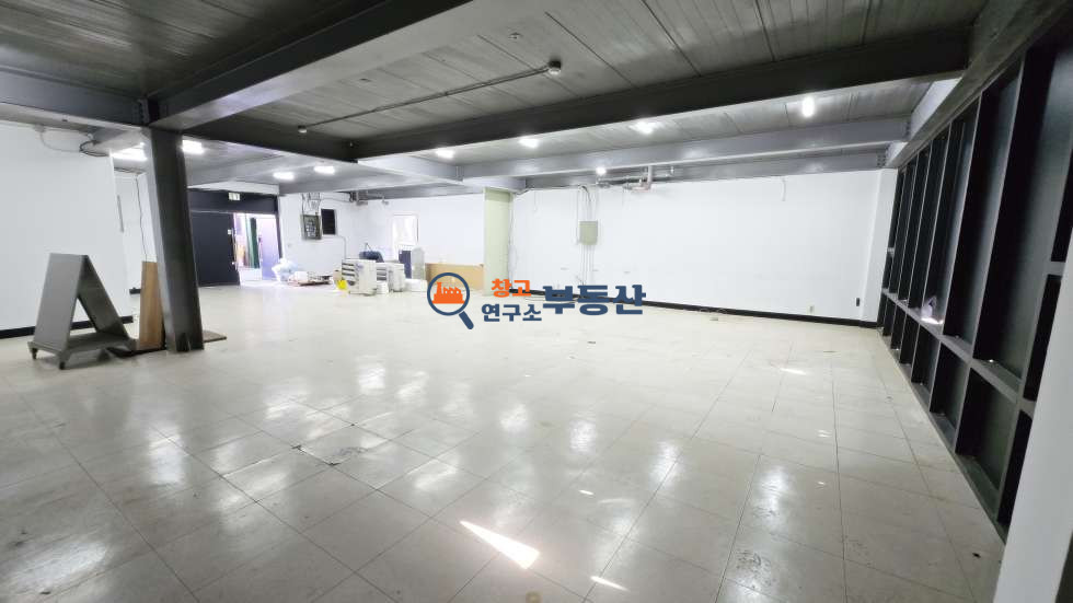 경기 파주시 문발동 #70평 #즉시입주 # 내부사무실#사무실및작업실 #공장 #출판 #광고효과 월세 매물번호 15240 사진 2