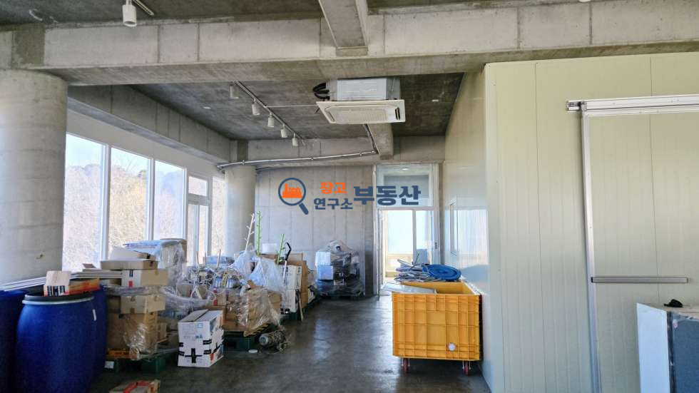 경기 파주시 문산읍 선유리 #192평 #96평+96평 #분할임대가능 #사옥,쇼룸추천#준신축 #화물E/V 월세 매물번호 15205 사진 10