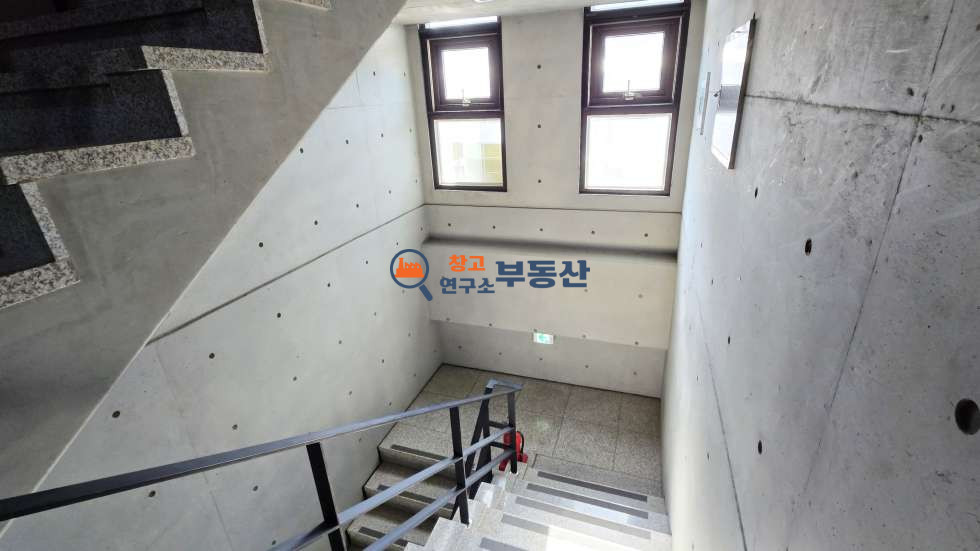 경기 고양덕양구 현천동 #대지235평#총3층#사옥#1,2종근생#지하주차장#도로접#광고효과 매매 매물번호 15169 사진 12