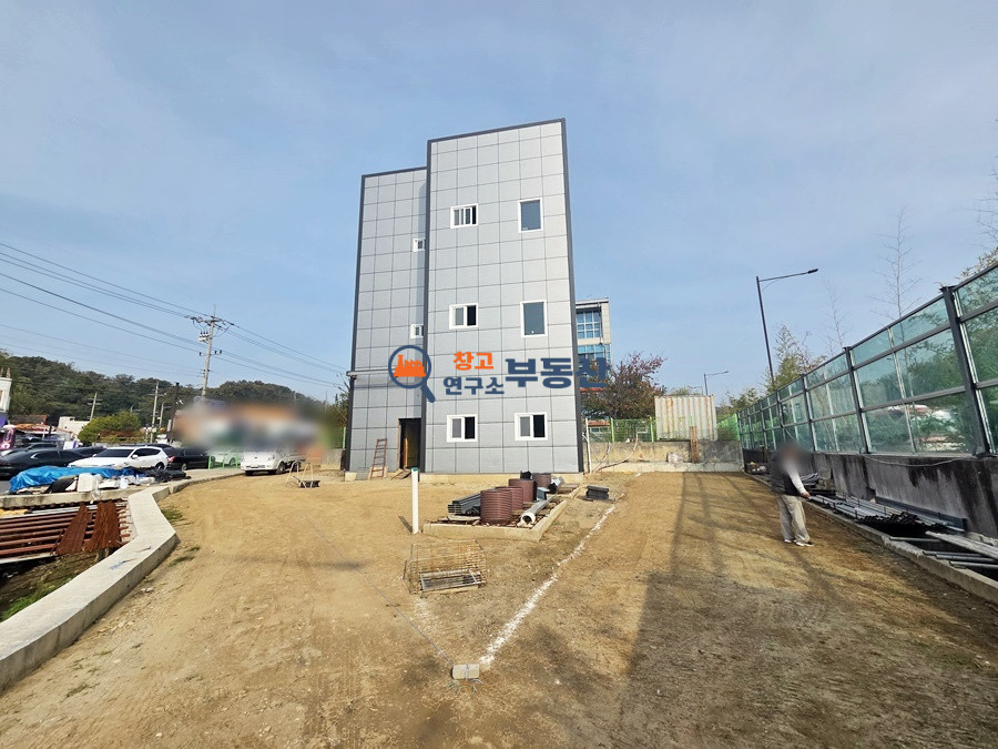 경기 고양덕양구 덕은동 #45평 #3층구조 #신축 #내부E/V #상암2분거리 #서울권 #단독마당 #창고형매장 #사무실추천 월세 매물번호 15748 사진 1