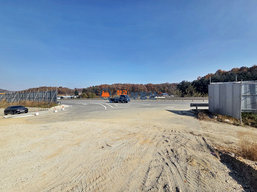 경기 파주시 광탄면 신산리 #540평 #120x3동+60x3동 #신축 #대형단독마당 #대로인접 #40FT트레일러 월세 매물번호 16621 사진 7