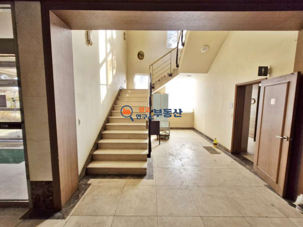 경기 고양일산동구 성석동 #1223평 #운동시설 #통임대 #4층건물 #대형차통행 월세 매물번호 16692 사진 10