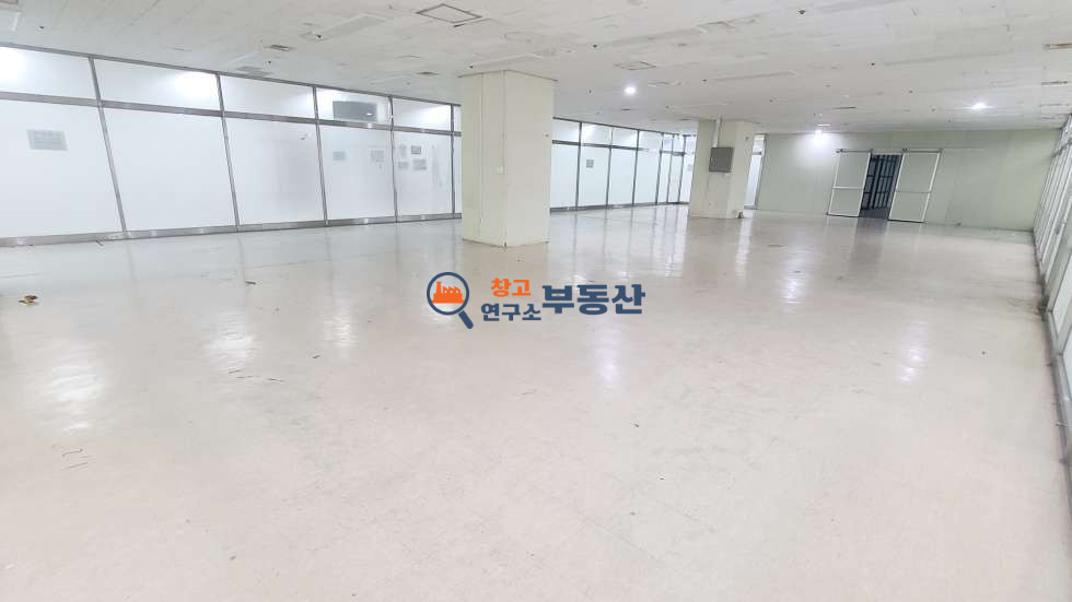 경기 고양일산동구 백석동 #상가 #전용105평 #사무실 #도소매업 추천#백석역인근 #주차편리 월세 매물번호 16091 사진 1
