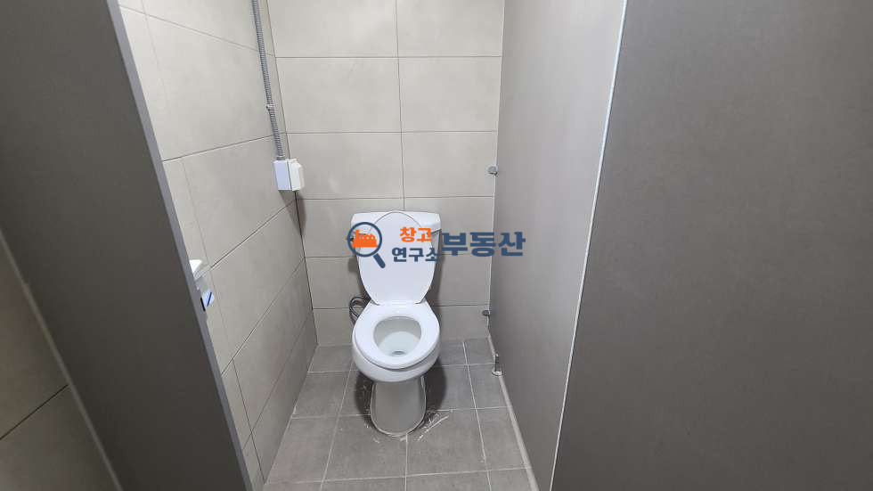 경기 고양일산서구 구산동 #26평 #2종근생 #리모델링 #신축급 #도로변 #창고형매장 #즉시입주 #송산IC 월세 매물번호 16014 사진 8