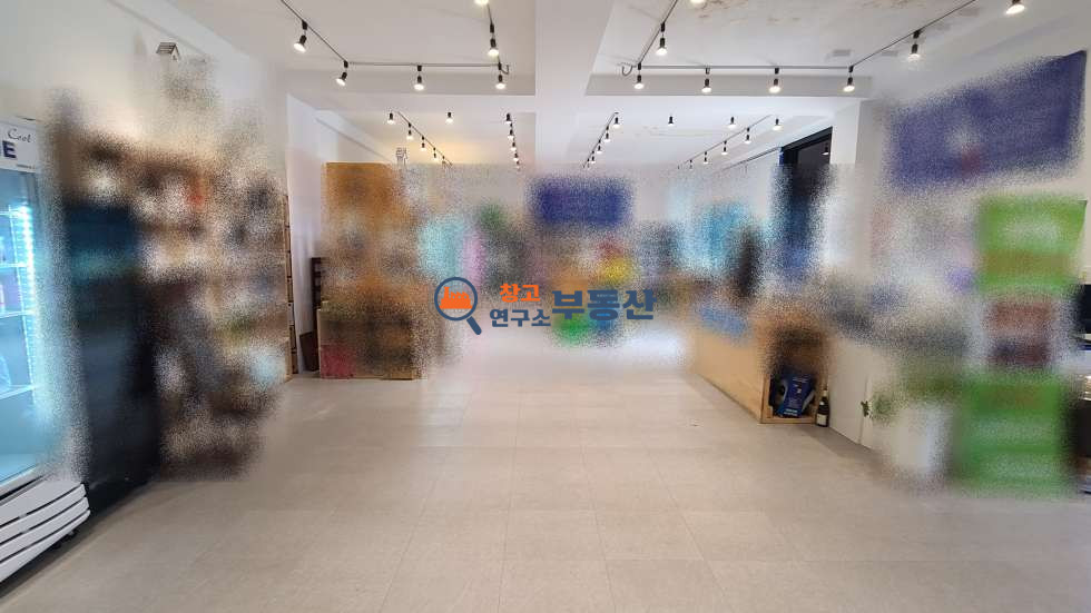 경기 파주시 탄현면 성동리 #545평 #평당642 #대지505평+도로지분40평 #1종소매 58평 #도로접 #광고효과 #성업중인 캠핑식당 매매 매물번호 15996 사진 1
