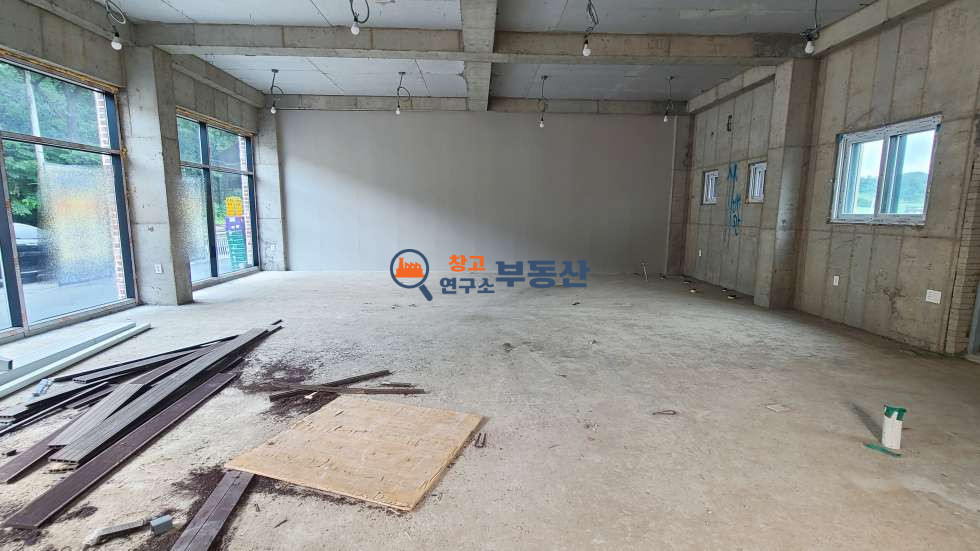 경기 파주시 탄현면 성동리 #36평 #2종근생 #신축 #도로접 #음식점 전시장 애견업종 추천 #옥상공간 월세 매물번호 15995 사진 3