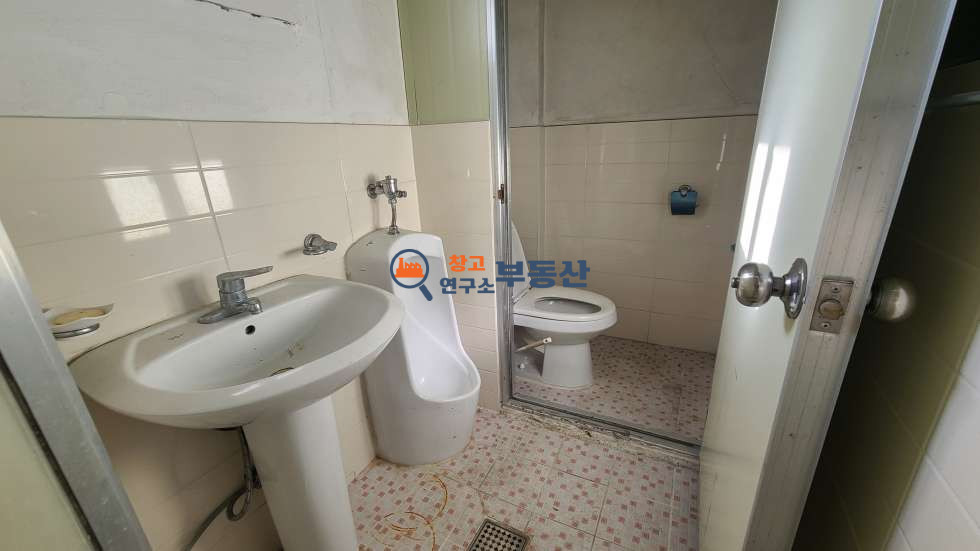 경기 파주시 서패동 #41평 #농가창고 #즉시입주 #내부구분화장실 #문발IC 월세 매물번호 16707 사진 5