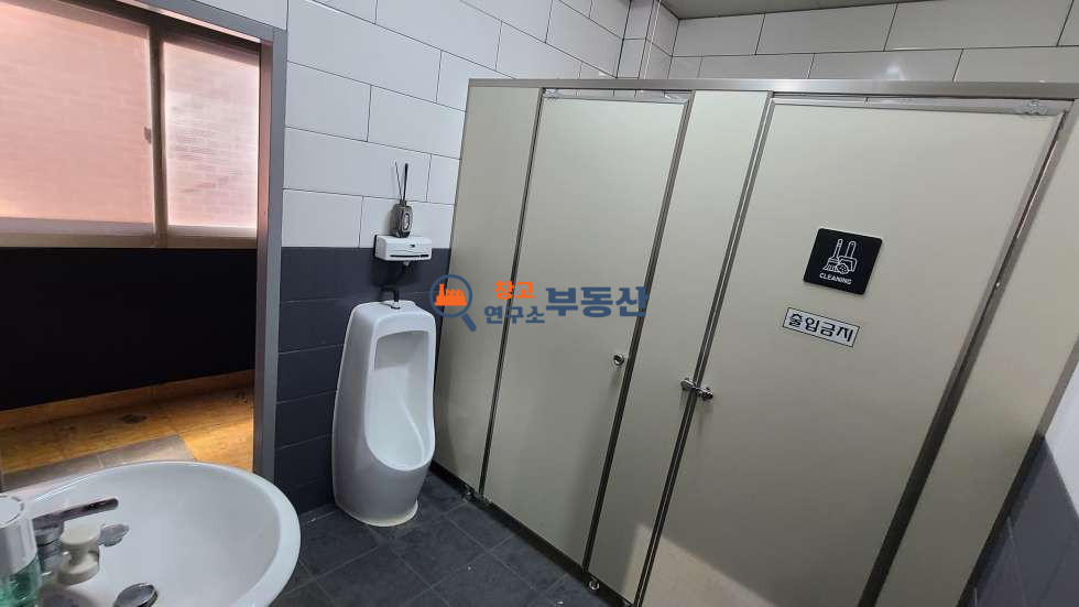 경기 고양일산서구 법곳동 #145평 #운동시설 #법곳IC #내부화장실 #샤워실 #인테리어최상 #축구클럽 #시설비유 월세 매물번호 15801 사진 9