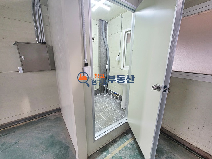 경기 파주시 조리읍 능안리 #대지1000평 #연424평 #총8동 #단독마당 #대형차량진출입 #공장 매매 매물번호 16813 사진 6