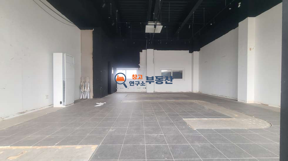 경기 고양일산서구 덕이동 #30평 #상가 #대형마당 #즉시입주 #광고효과 #주차여유 월세 매물번호 16890 사진 2