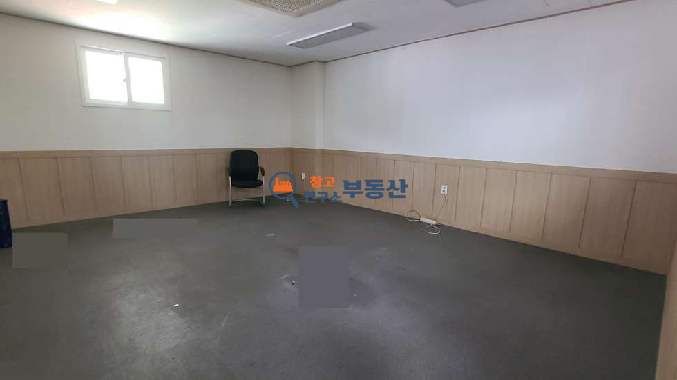경기 파주시 연다산동 #232평 #공장 #1층115평+2층115평 #넓은마당 #대형차량 #옆동추가임대가능 월세 매물번호 15742 사진 8