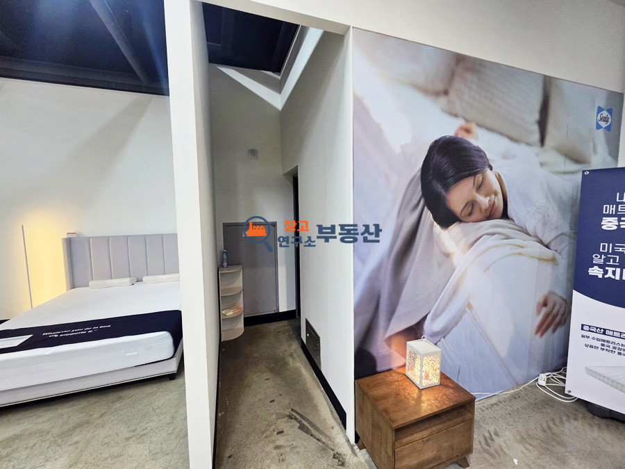 경기 고양일산동구 설문동 #200평 #1층우측부분임대 #도로인접 #40FT트레일러 #창고형매장 #하수직관 월세 매물번호 17017 사진 7