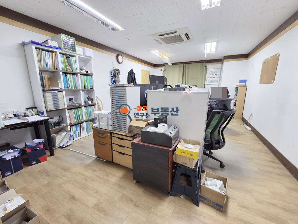 경기 고양덕양구 현천동 #124평 #2종근생 #2층전체 #서울인접 #대형마당 #화물리프트 #마당120평추가사용 #40피트 #내부사무실 #현천IC2분 월세 매물번호 17089 사진 7