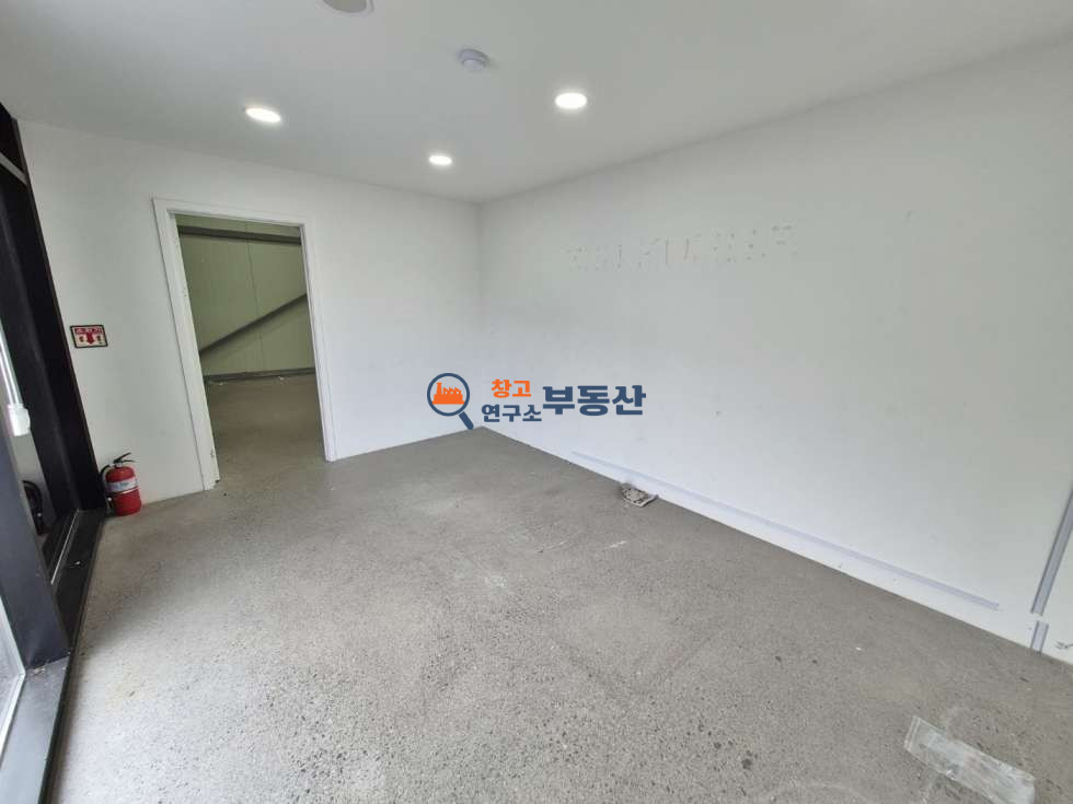 경기 고양일산동구 설문동 #269평 #1,2층구조 #창고형매장 #대로인접 #광고효과 #준신축급 #설문IC인접 월세 매물번호 14316 사진 9