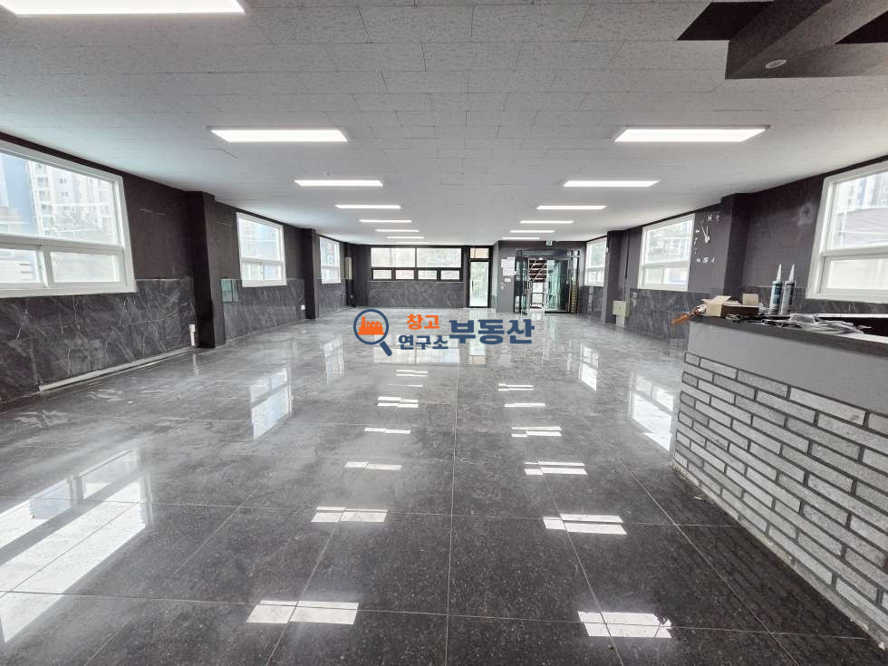 경기 고양일산서구 가좌동 #59평 #2층임대 #상가 #인테리어 굿#도로변 #광고효과 #테라스 #주방 #대중교통 #하수직관 월세 매물번호 17229 사진 7