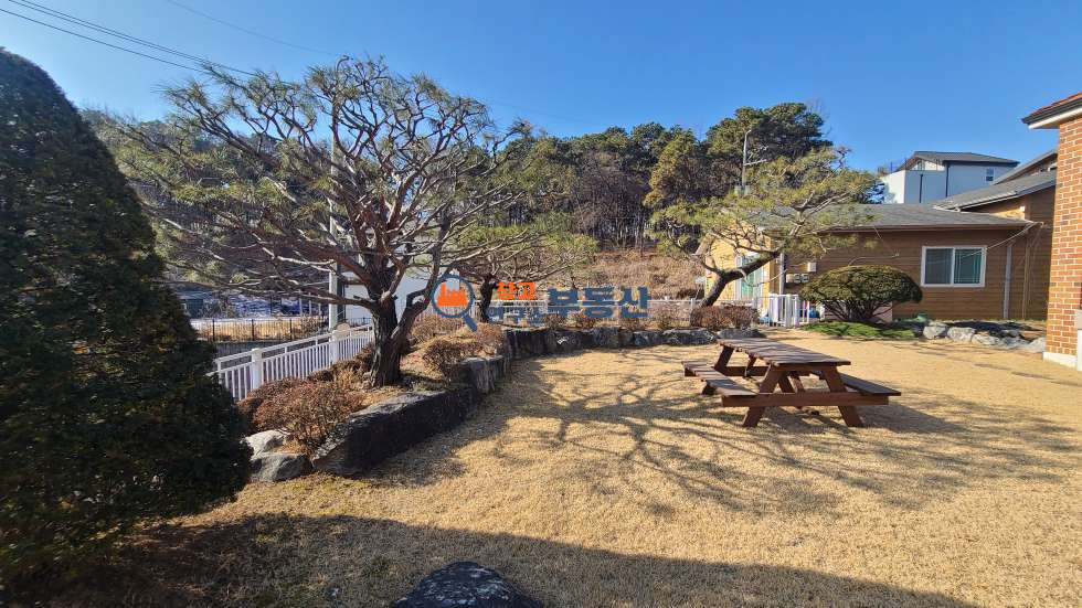 경기 파주시 당하동 #단독주택 #토214평 #연63평 #고급인테리어 #조경굿 #시스템에어컨 #태양광시설(자가발전) 매매 매물번호 16913 사진 19