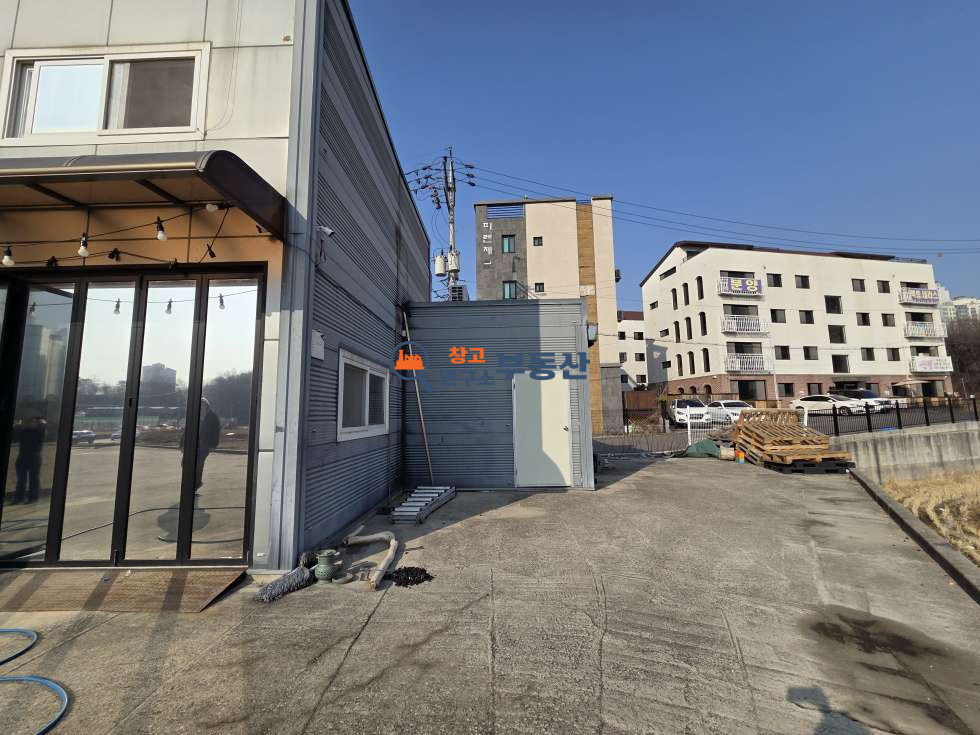 경기 고양일산서구 덕이동 #토460평 #연115평 #생산관리 #단독마당 #창고형매장 #대형차량 #가시성굿 #광고효과 #평당499만 매매 매물번호 17246 사진 5