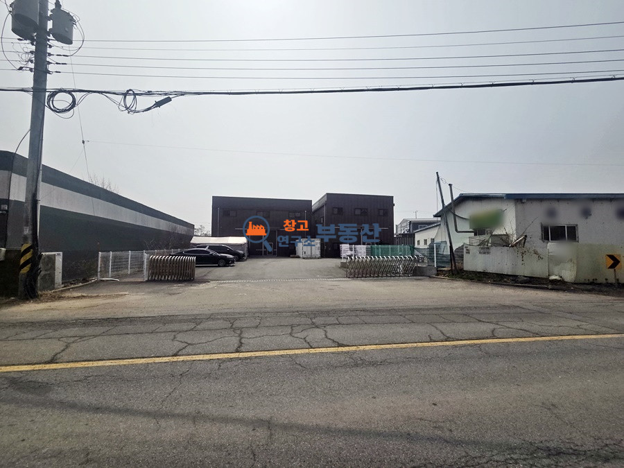 경기 파주시 파주읍 봉암리 #120평 #60x2동 #2종제조 #식품공장 #냉장/냉동고 #전기승압 #단독마당 #도로인접 #40FT트레일러 #높은층고 월세 매물번호 17272 사진 2