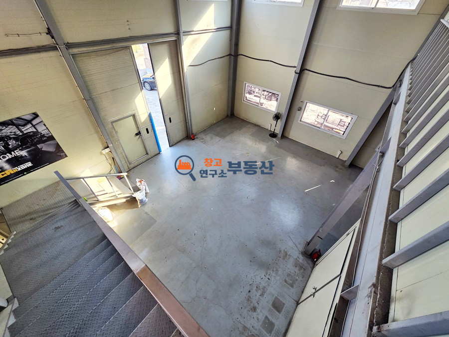 경기 고양일산동구 성석동 #60평 #1,2층구조 #복층사무실 #단독마당 #높은층고 #즉시입주 월세 매물번호 17381 사진 10