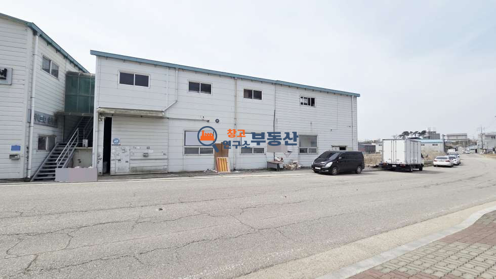 경기 고양일산서구 가좌동 #88평 #1종소매 #1층전체임대 #즉시입주 #도로변 #대형차량 #내부사무실 #내부화장실 월세 매물번호 17399 사진 1