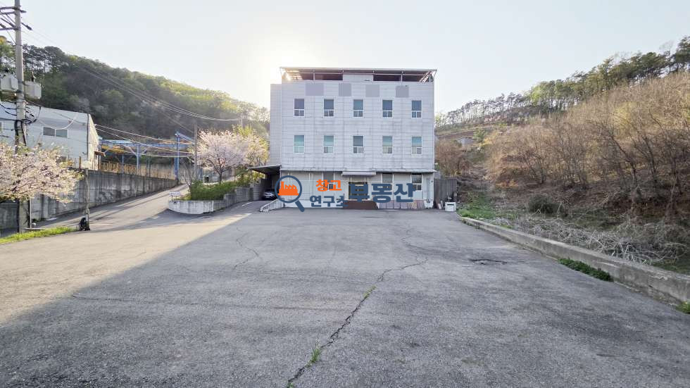 경기 파주시 탄현면 금산리 #연574평 #공장 #457+117평 #각층 차량바로진입 #단독마당 #즉시입주 #저렴임대료 #내부사무실 월세 매물번호 17406 사진 1