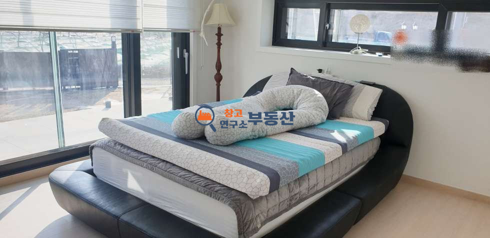 경기 파주시 당하동 #단독주택 #토지239평 #연36평 #고급인테리어 대리석마감 #넓은마당 #평면도굿 #이마트옆 #준신축컨디션 #막힘없는뷰 #반려동물 거주최상 #자가발전태양열 매매 매물번호 16987 사진 18