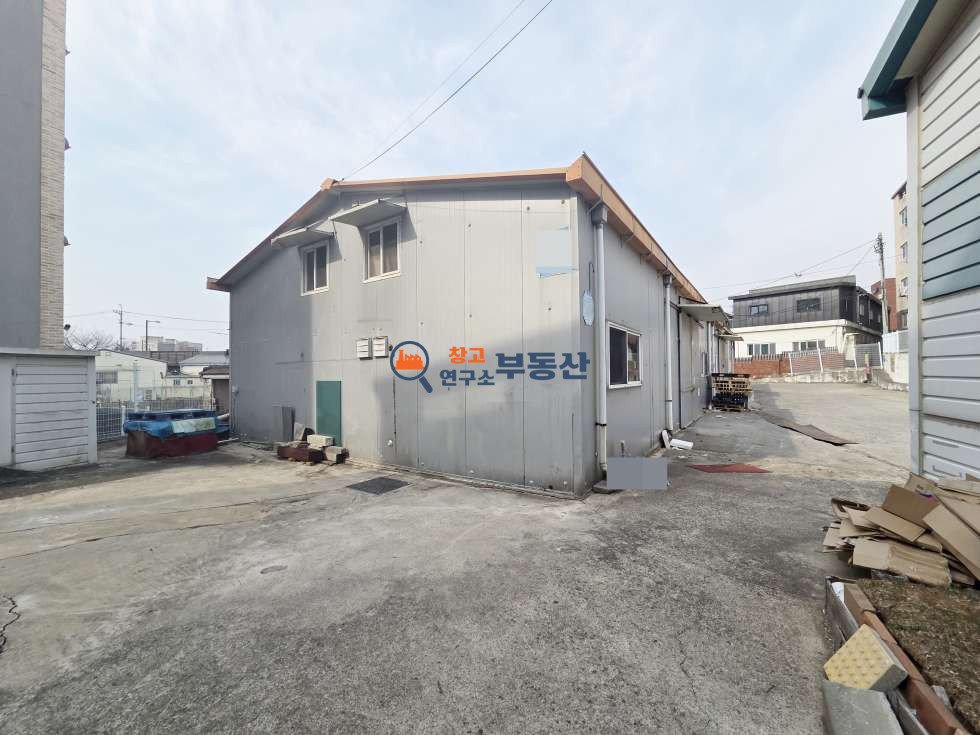 경기 고양일산서구 덕이동 #40평 #1종소매 #소형 #복층구조 #즉시입주 #대중교통 #외부화장실 월세 매물번호 17214 사진 4