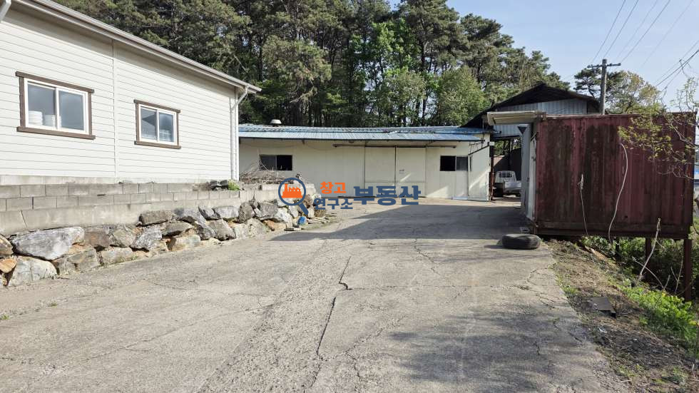 경기 파주시 탄현면 갈현리 #111평 #공장 #56평+55평 #가성비 #즉시입주 #성동IC #내부사무실 월세 매물번호 17433 사진 1