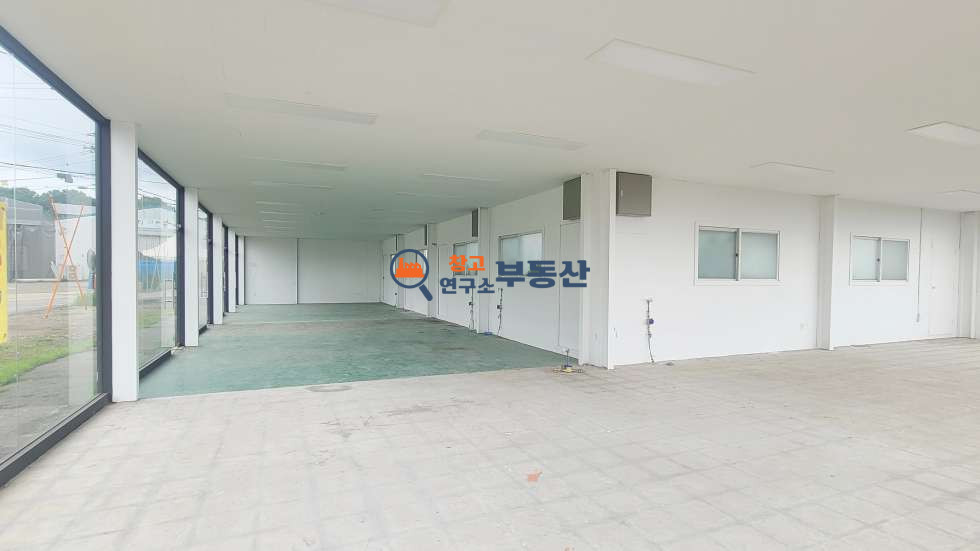경기 고양일산서구 구산동 #86평 #2종근생 #리모델링 #신축급 #도로변 #창고형매장 #즉시입주 #송산IC 월세 매물번호 17485 사진 3