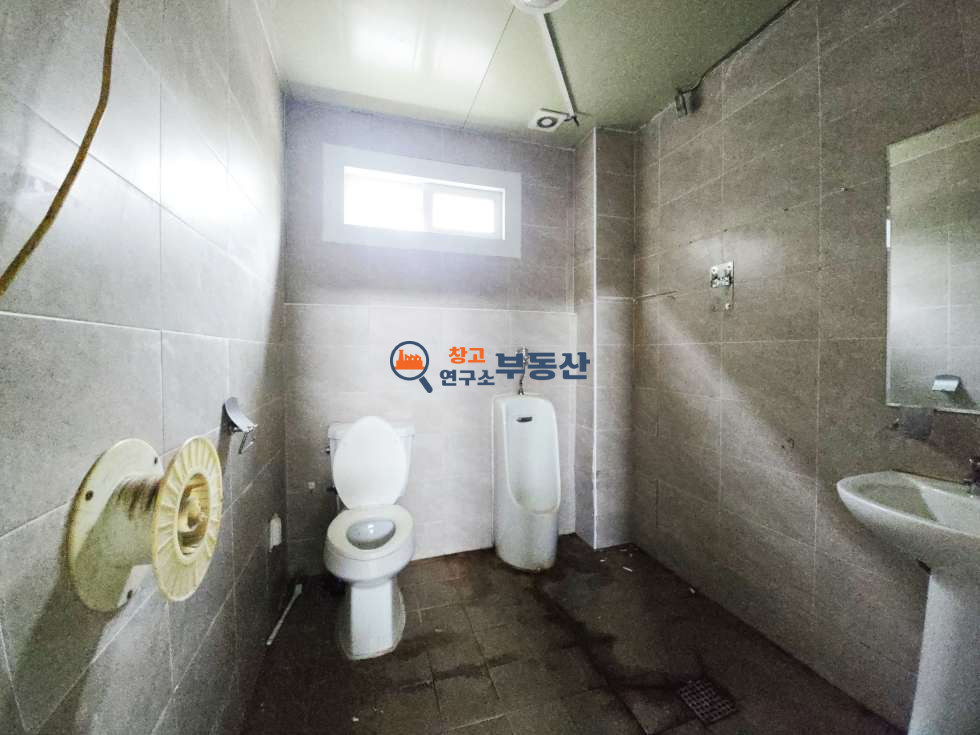 경기 파주시 탄현면 법흥리 #60평 #공장 #신축급 #제조가능 #층고7.5 #추레라가능 #내부사무실 #내부화장실 #즉시입주 월세 매물번호 17416 사진 6