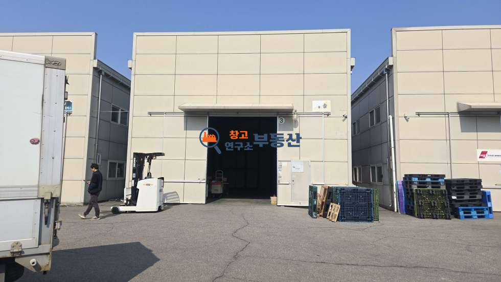 경기 파주시 신촌동 #60평 #창고시설 #대형마당 #대형차량가능 #즉시입주 #가성비 월세 매물번호 17320 사진 1