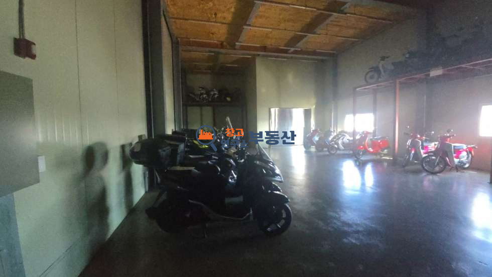 경기 고양덕양구 내곡동 #318평 #3층통임대 #사옥추천 #4차선대로변 #광고효과 #창고형매장 #대형차가능 월세 매물번호 17305 사진 15
