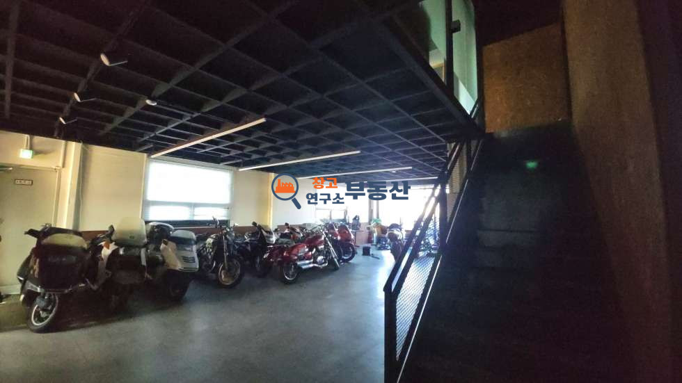 경기 고양덕양구 내곡동 #318평 #3층통임대 #사옥추천 #4차선대로변 #광고효과 #창고형매장 #대형차가능 월세 매물번호 17305 사진 19