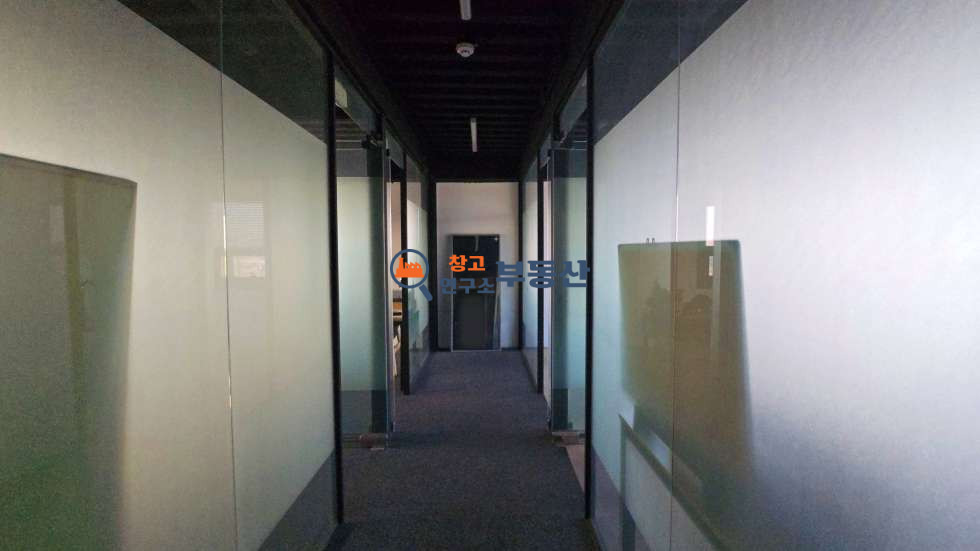 경기 고양덕양구 내곡동 #318평 #3층통임대 #사옥추천 #4차선대로변 #광고효과 #창고형매장 #대형차가능 월세 매물번호 17305 사진 20