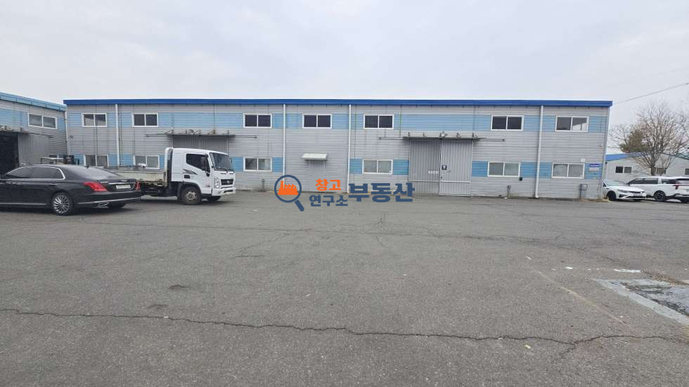 경기 파주시 야동동 #135평 #공장 #신축급 #층고7.3 #전기25kw #내부화장실 #40ft가능 #대형마당 월세 매물번호 17288 사진 1