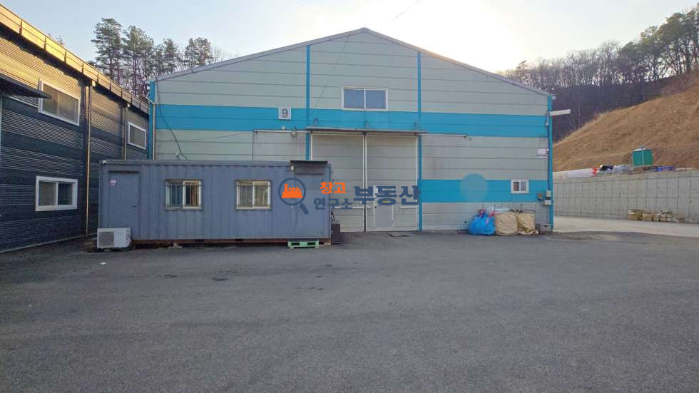 경기 파주시 문산읍 내포리 #211평 #공장 #층고7.7 #제조가능 #40ft가능 #대형마당 월세 매물번호 17264 사진 1