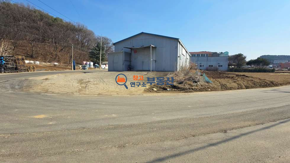 경기 파주시 탄현면 낙하리 #공장매매 #대852평 #연360평 #계획관리 #산업존 #낙하IC1분 #2차선접 #공장6동 #층고5.5 #평당270 매매 매물번호 17159 사진 9