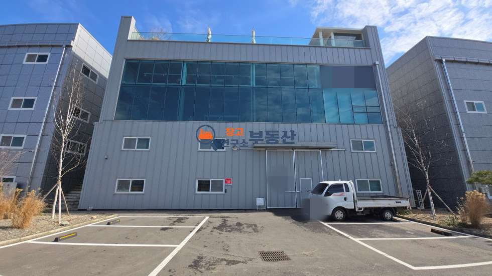 경기 파주시 신촌동 #114평#2종제조 #단독입구 #총2층중 1층 #준신축#즉시입주 #층고높 #단독마당 월세 매물번호 17145 사진 1
