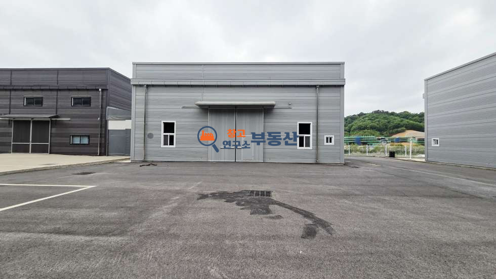 경기 파주시 검산동 #48평 #2종사무소 #신축 #단독마당 #높은층고 #즉시입주 #도로변 #40피트 월세 매물번호 17539 사진 1